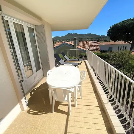Apartment T5 Renove A 4 Min De La